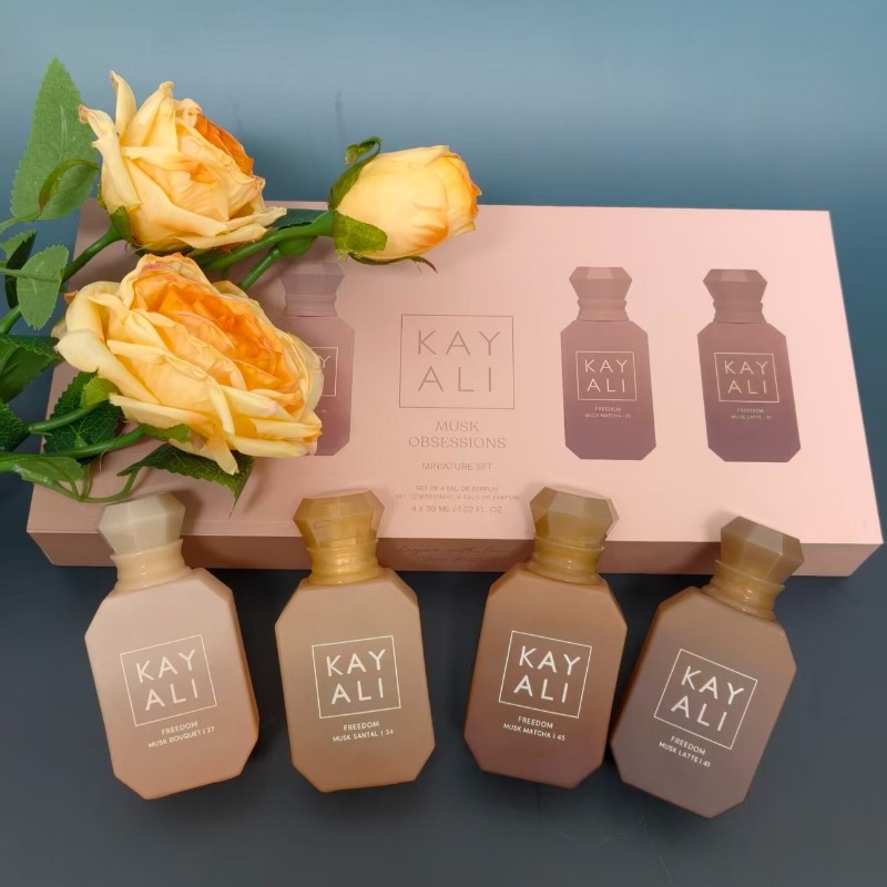 カヤリ ユニセックス パフュームセット 4*30ml 長持ち - Perfume Fragrance Samples のレビューと価格